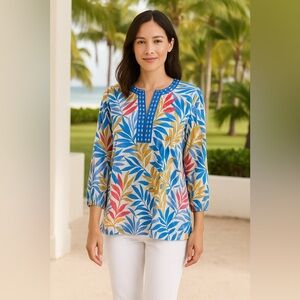 C.D. Petites Women’s Petite Medium Tropical Resort Casual 3/4 Sleeve V-neck Top